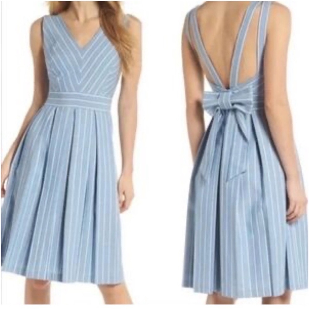 Gal Meets Glam Blue Pleated Midi Dress V-Neck Sleeveless